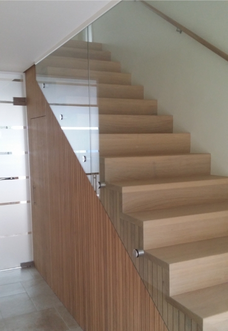Houten trap, model blokvorm