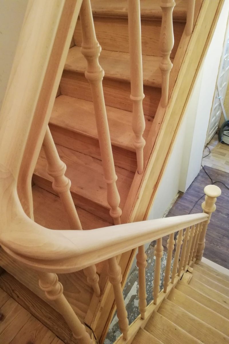 Klassieke trap in herenhuis, renovatie