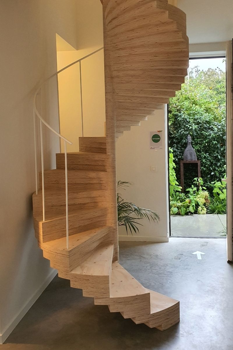 spiltrap in Kerto,draaitrap,hedendaagse trap,moderne trap
