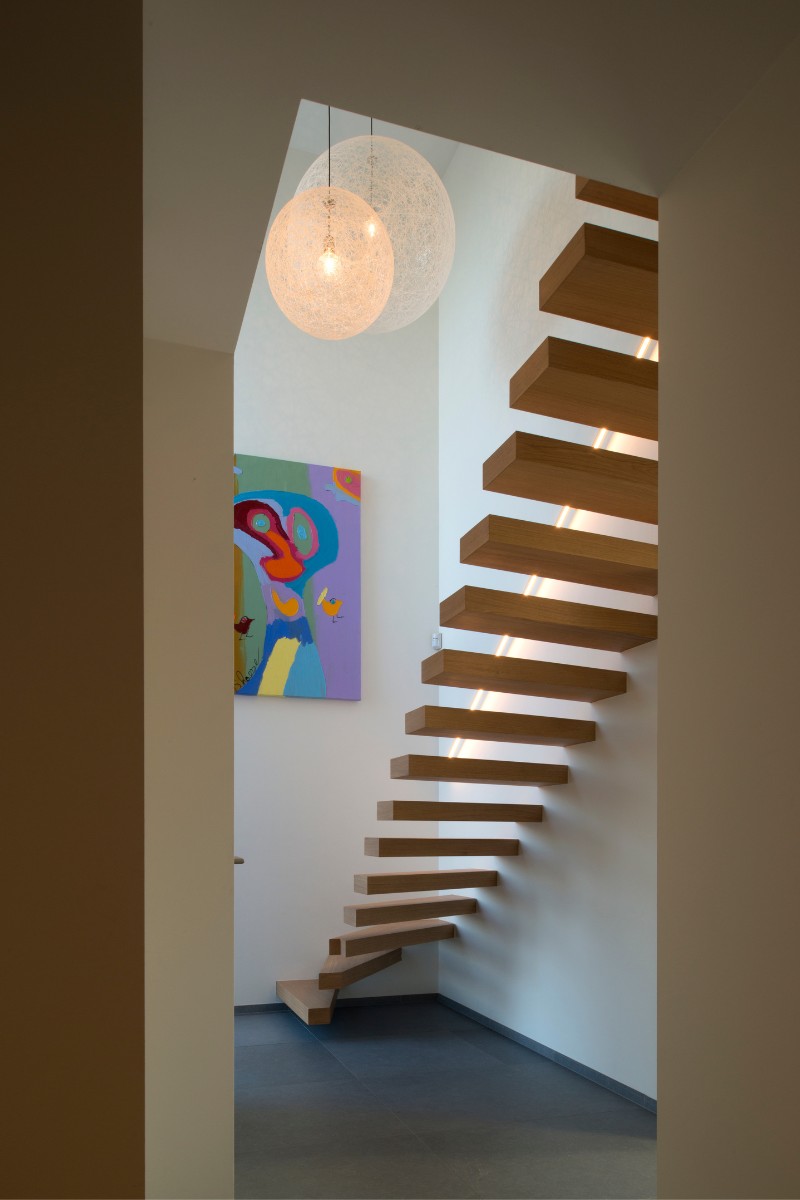 houten trap, model zwevende trap, moderne trap
