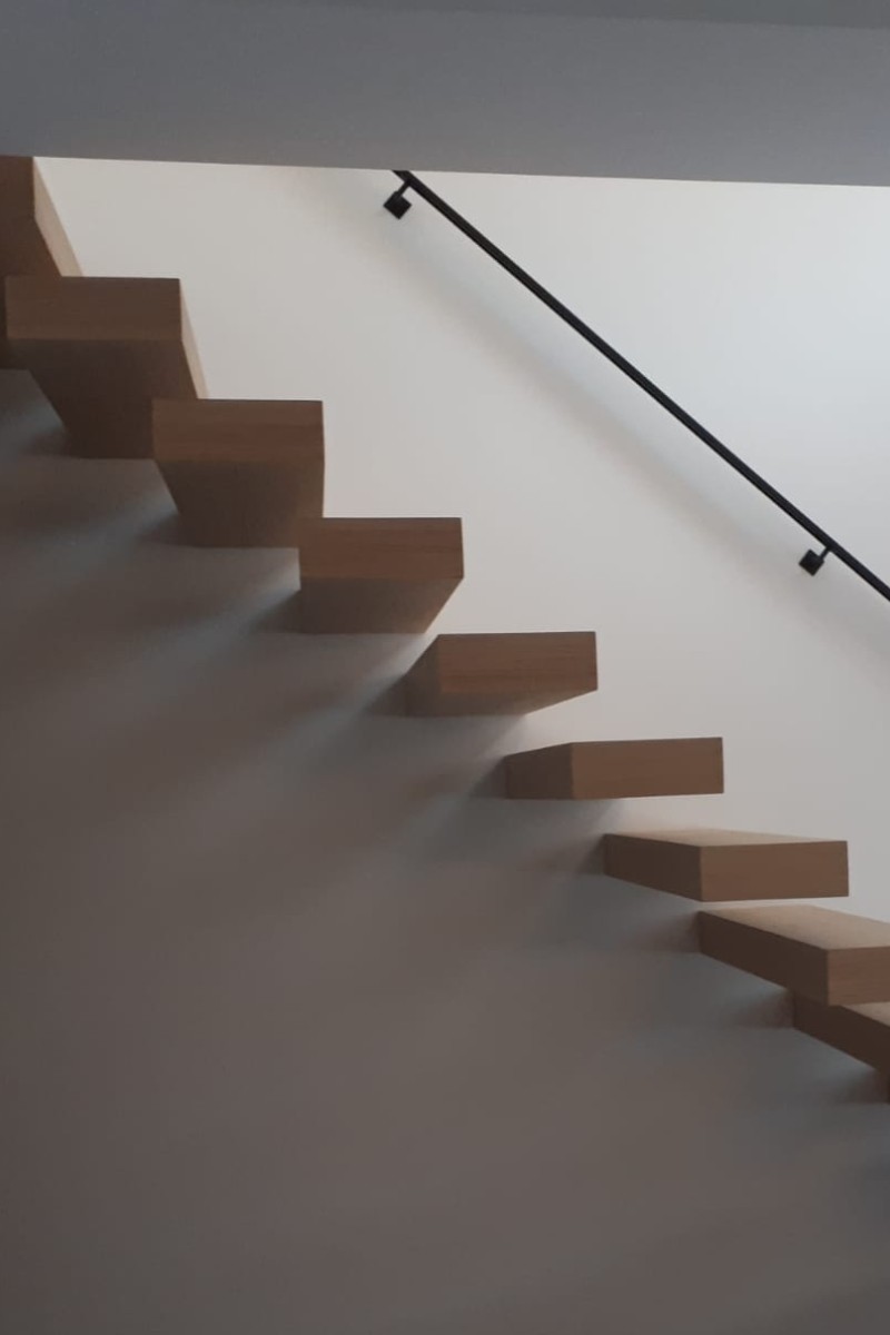 houten trap, model zwevende trap,trap op maat