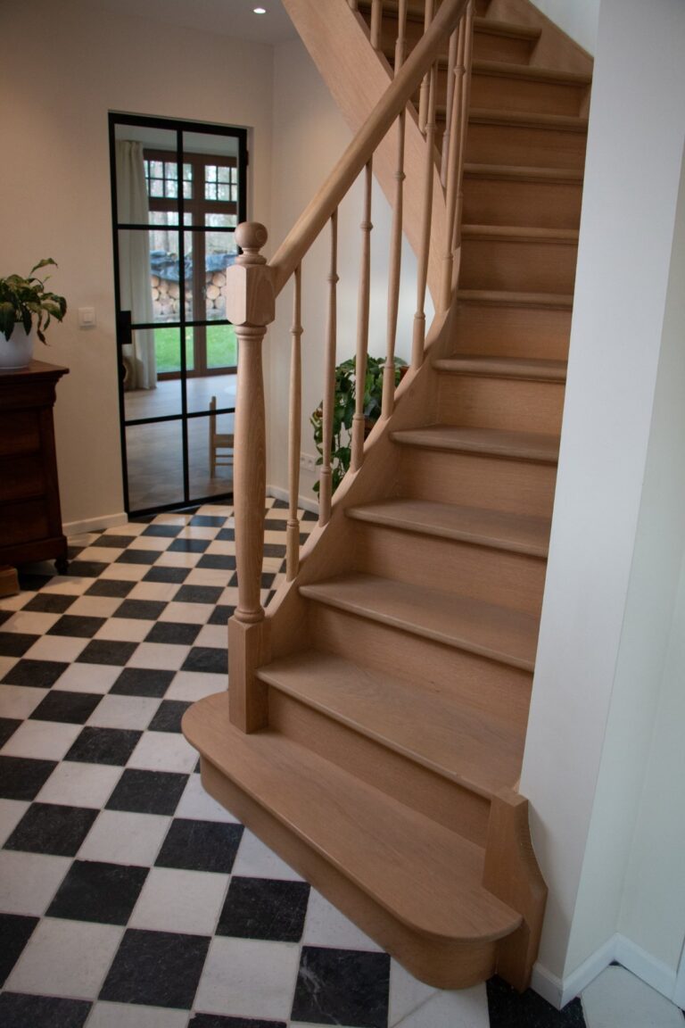 houten trap,landelijke trap,tijdloos,tijdloze trap,landelijk interieur