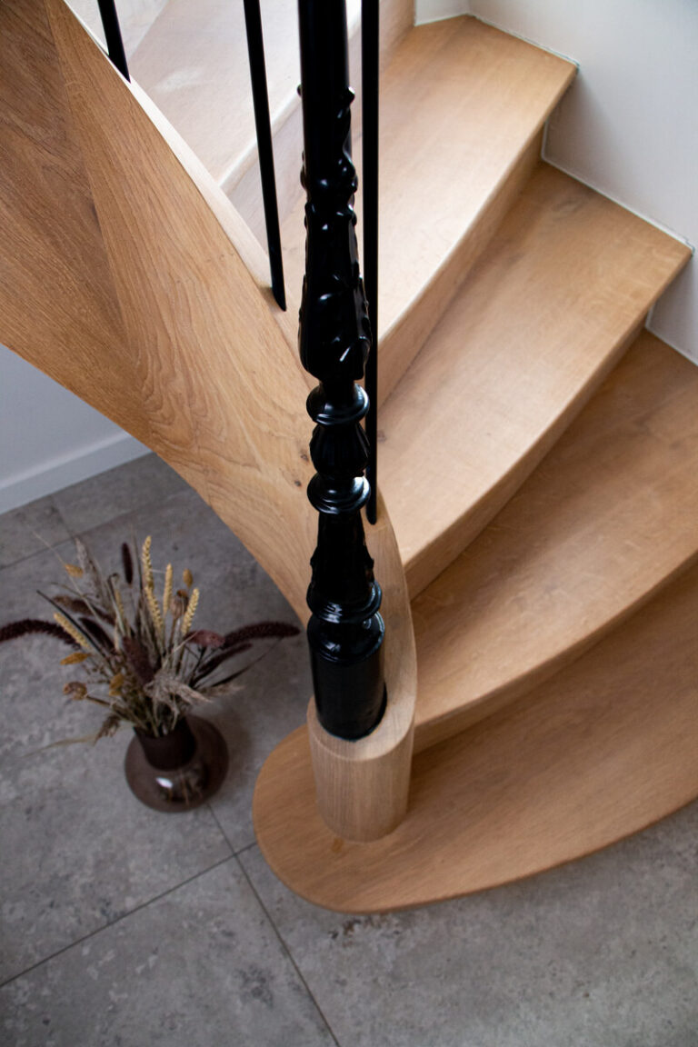 houten trap,smeedijzer,landelijk,maatwerk,model Serenity,metal,wuustwezel