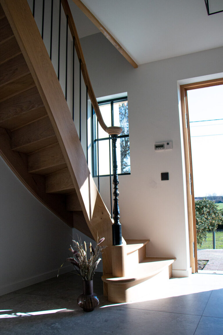 houten trap,smeedijzer,landelijk,maatwerk,model Serenity,metal,wuustwezel