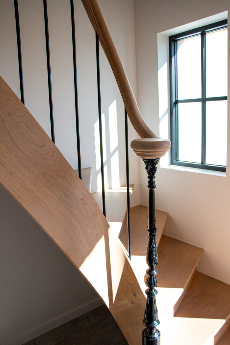 houten trap,smeedijzer,landelijk,maatwerk,model Serenity,metal,wuustwezel
