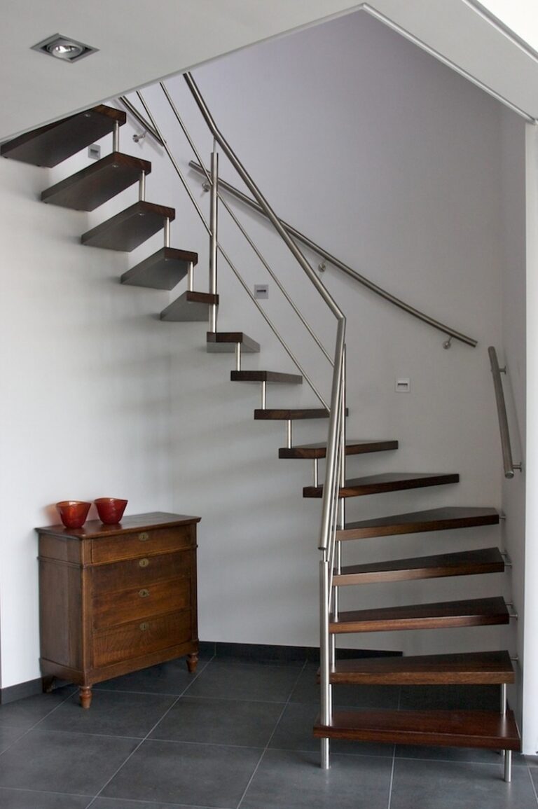 designtrap,open trap,houten trap,inox balustrade,modern,eigentijds,tijdloos,trappenmaker,Roosendaal,Nederland