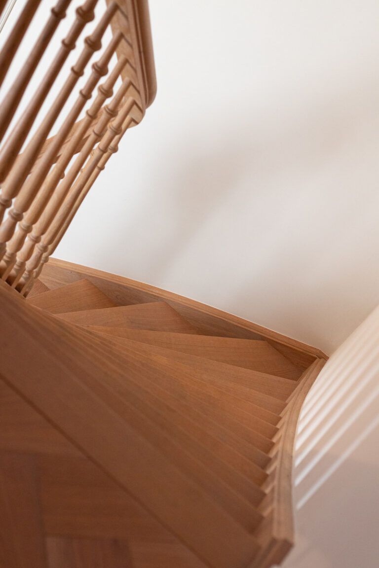 klassieke trap,open trap,houten trap,maatwerk,op maat,essen,belgië