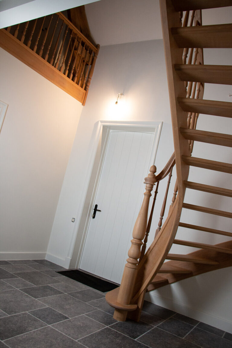 klassieke trap,open trap,houten trap,maatwerk,op maat,essen,belgië