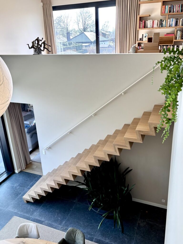 moderne trap,design,z-trap,z-vorm,hout,eyecatcher,hip,kalmthout