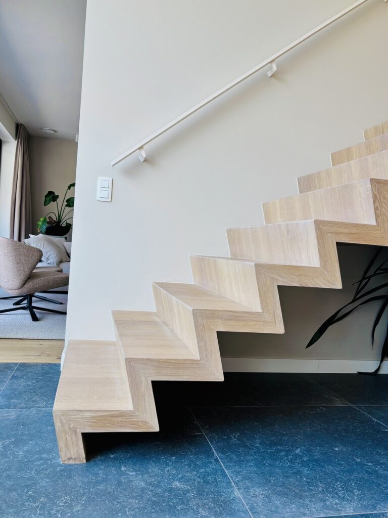 moderne trap,design,z-trap,z-vorm,hout,eyecatcher,hip,kalmthout