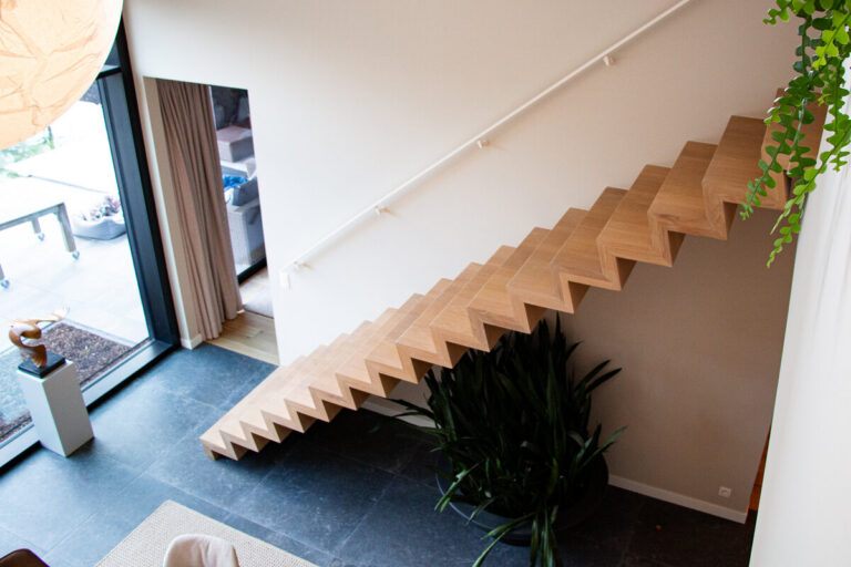 moderne trap,design,z-trap,z-vorm,hout,eyecatcher,hip,kalmthout