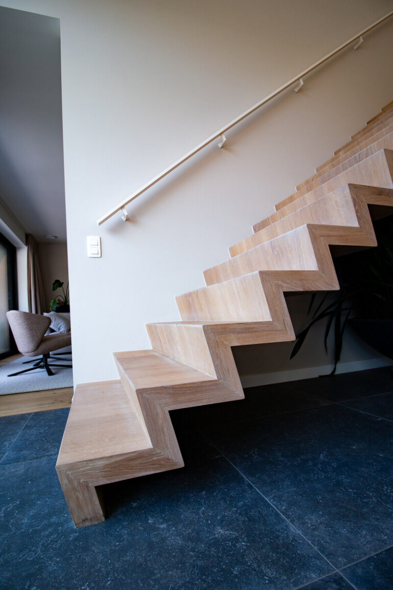 moderne trap,design,z-trap,z-vorm,hout,eyecatcher,hip,kalmthout