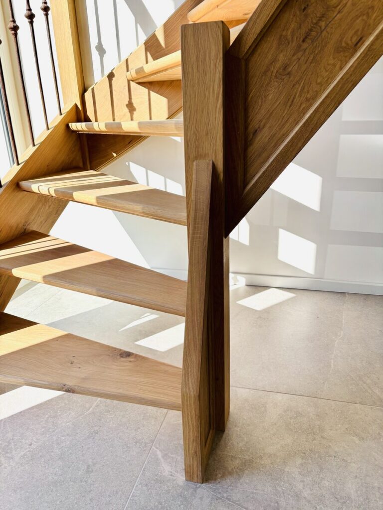 houten trap,op maat,smeedijzer,roestverkleuring,balusters,open trap,franse eik
