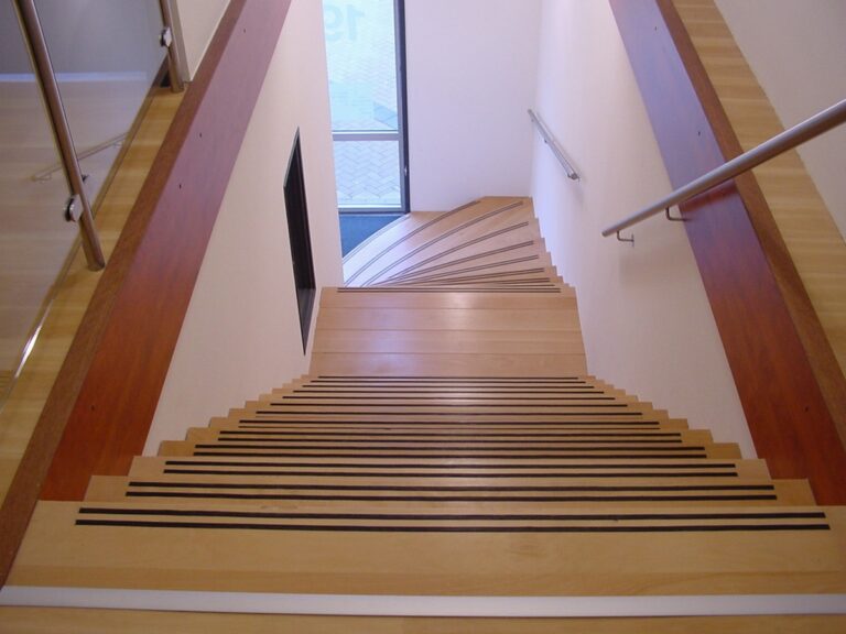 brede trap,moderne trap,houten trap,naaldwijk,nederland