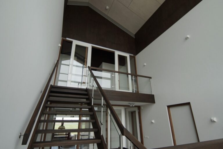 designtrap,houten trap,glazen wand,glazen balustrade,meerdere verdiepingen,zonnemaire,zeeland,schouwen-duiveland,zeeland,nederland