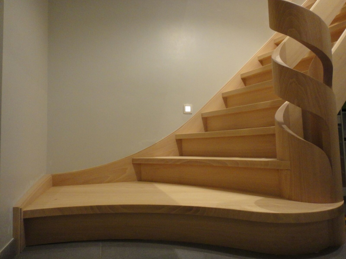 houten trap,trap op maat,trappaal,sculptuur,cilinder,marc van loon,trappenmaker, Essen