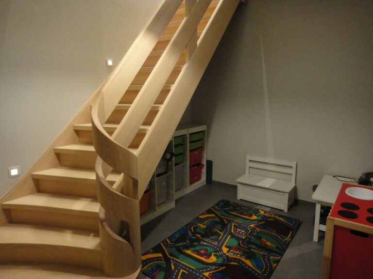houten trap,trap op maat,trappaal,sculptuur,cilinder,marc van loon,trappenmaker, Essen