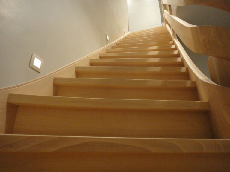 houten trap,trap op maat,trappaal,sculptuur,cilinder,marc van loon,trappenmaker, Essen