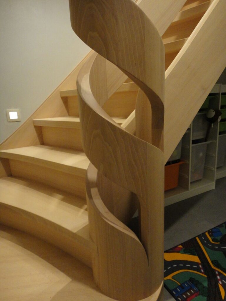 houten trap,trap op maat,trappaal,sculptuur,cilinder,marc van loon,trappenmaker, Essen