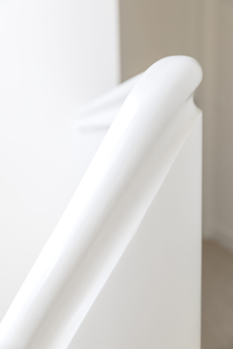 klassieke trap,witte leuning,witte blokleuning,goes,nederland