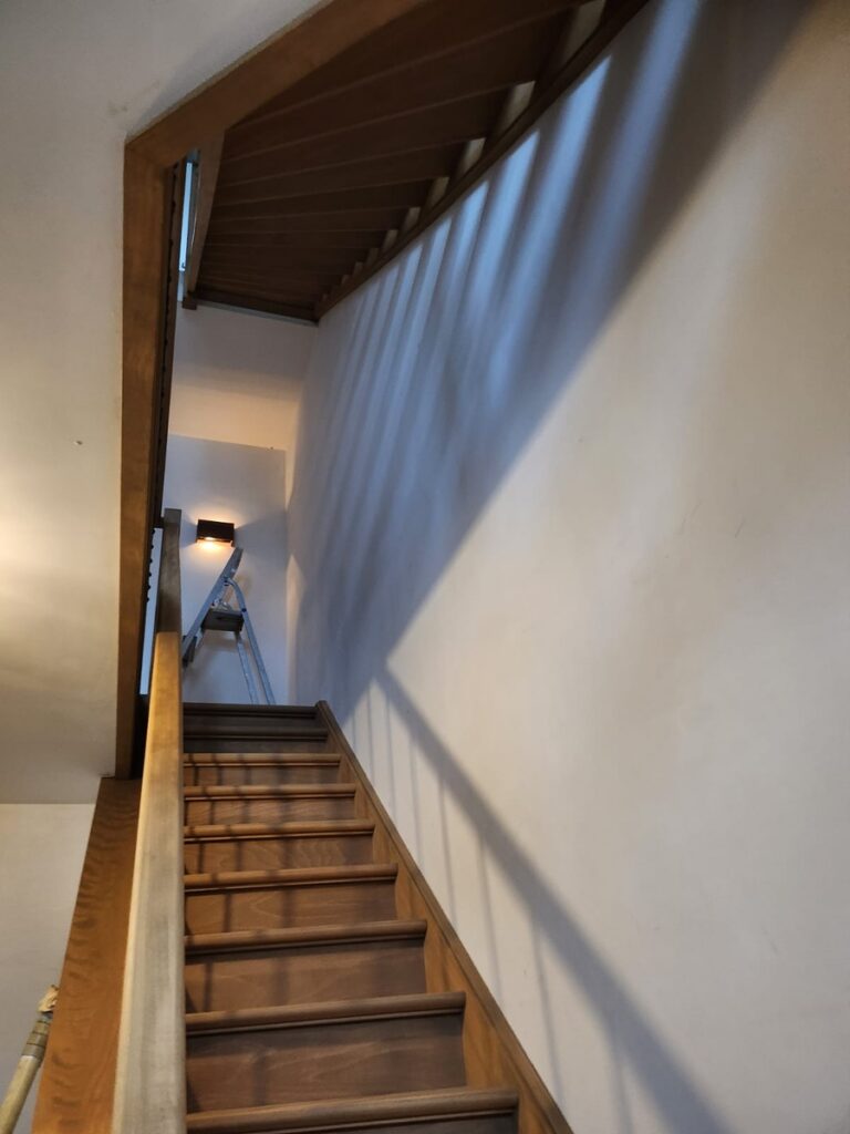 landelijke trap,houten trap,smeedijzeren trapspijlen,trappenmaker,rijkevorsel