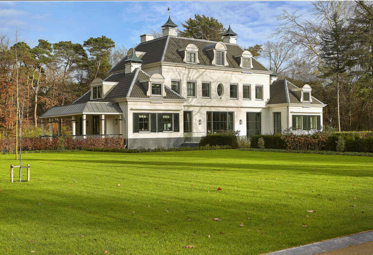luxe trap,klassieke trap,houten trap,villa,Hilversum,Nederland