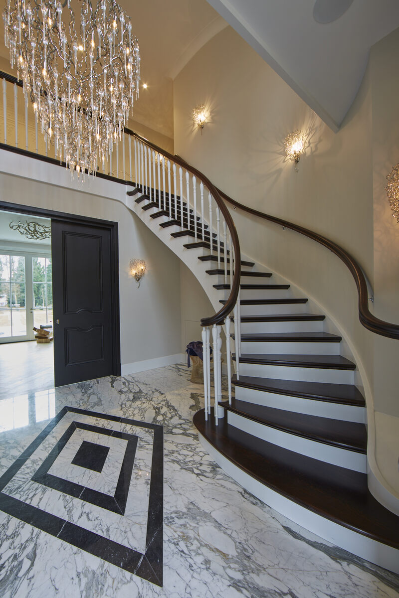 luxe trap,klassieke trap,houten trap,villa,Hilversum,Nederland