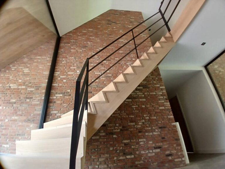z-trap,houten trap,metalen leuning,zwart,gepoedercoat,trappenmaker,oud gastel,nederland